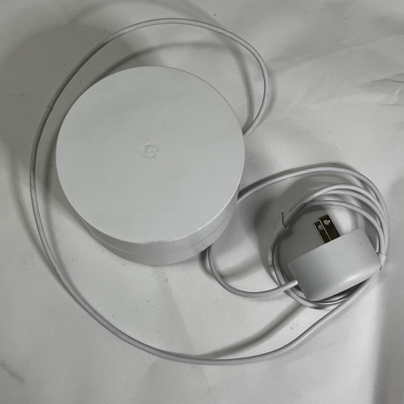 Google Wifi - AC1200 - Mesh WiFi System - Wifi Router - 1500 Sq Ft Coverage - Picture 3 of 3